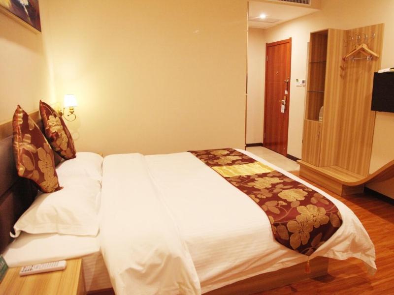 Greentree Alliance Yichang East Yichang Station Hotel מראה חיצוני תמונה